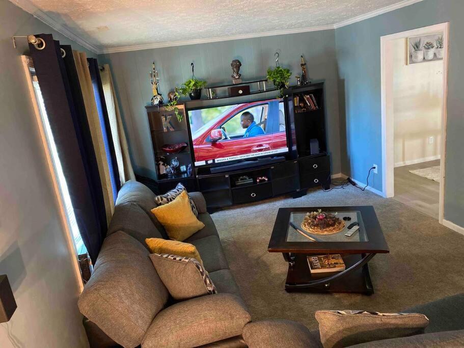 Cheerful 3-Bedroom 3Bath With Fire Pit And Patio ハンプトン エクステリア 写真