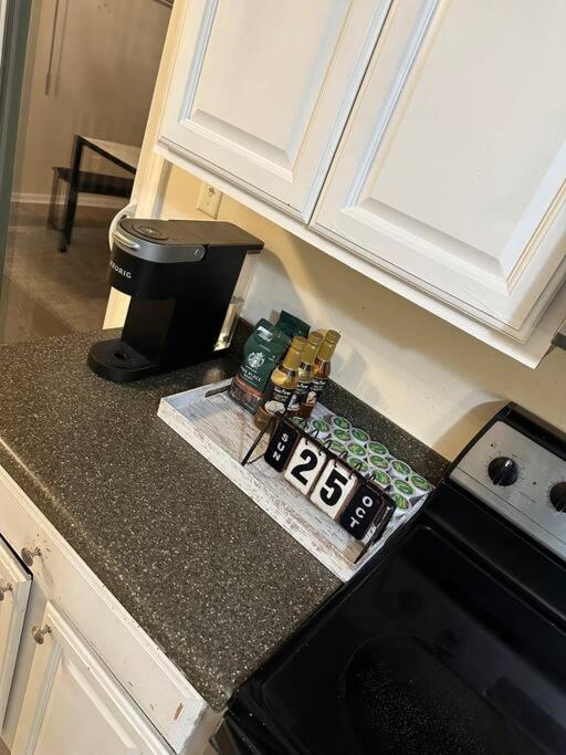 Cheerful 3-Bedroom 3Bath With Fire Pit And Patio ハンプトン エクステリア 写真