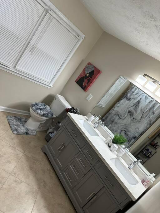 Cheerful 3-Bedroom 3Bath With Fire Pit And Patio ハンプトン エクステリア 写真