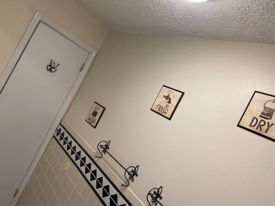 Cheerful 3-Bedroom 3Bath With Fire Pit And Patio ハンプトン エクステリア 写真