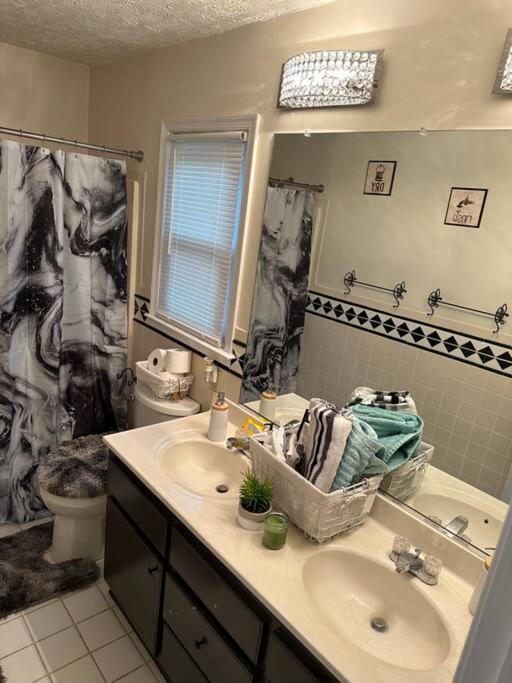 Cheerful 3-Bedroom 3Bath With Fire Pit And Patio ハンプトン エクステリア 写真