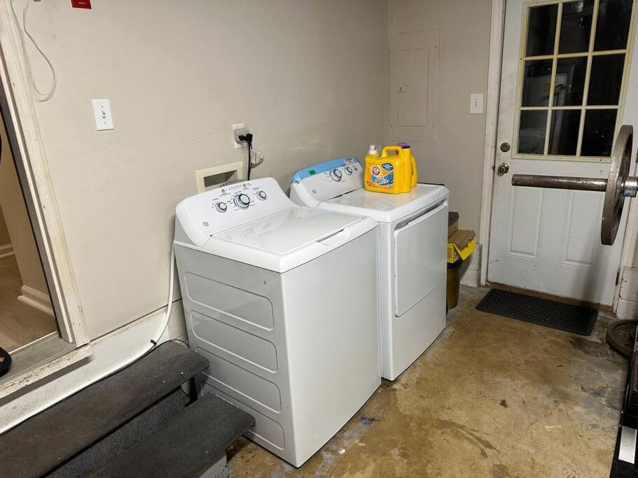 Cheerful 3-Bedroom 3Bath With Fire Pit And Patio ハンプトン エクステリア 写真